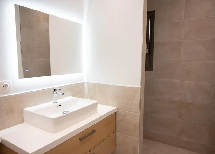 Ririka Homes Apartament Petrití