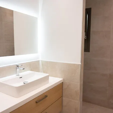 Ririka Homes Apartman Petrití