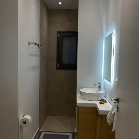 Ririka Homes Apartament Petrití